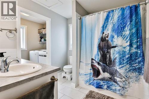 874 Jessie Mcleay Road N, Lethbridge, AB - Indoor Photo Showing Bathroom