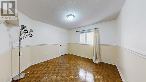 881 Knotty Pine Grove, Mississauga, ON - Indoor Photo Showing Other Room