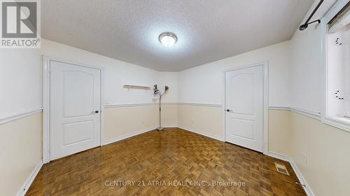 881 Knotty Pine Grove, Mississauga, ON - Indoor Photo Showing Other Room