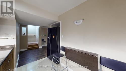 881 Knotty Pine Grove, Mississauga, ON - Indoor