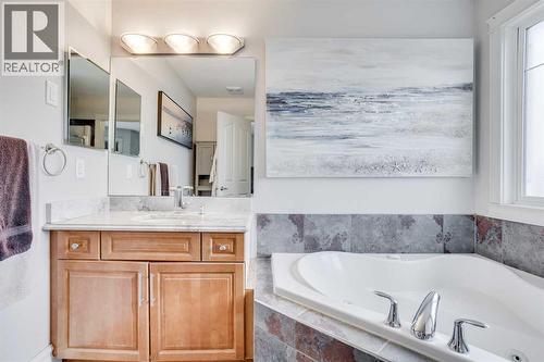 176 Maple Leaf Lane, Fort Mcmurray, AB - Indoor Photo Showing Bathroom