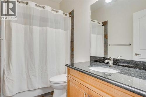 176 Maple Leaf Lane, Fort Mcmurray, AB - Indoor Photo Showing Bathroom