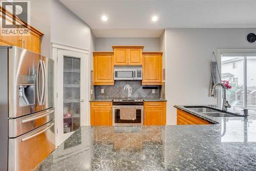 176 Maple Leaf Lane, Fort Mcmurray, AB - Indoor Photo Showing Kitchen With Stainless Steel Kitchen With Double Sink