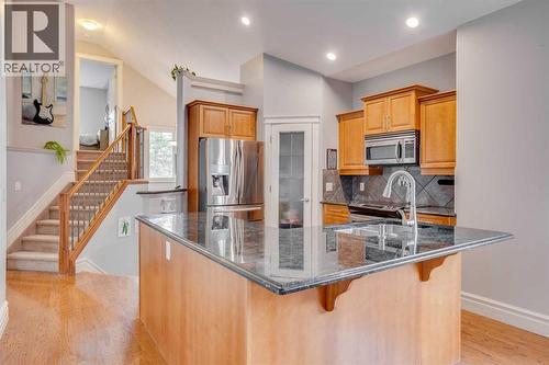 176 Maple Leaf Lane, Fort Mcmurray, AB - Indoor Photo Showing Kitchen With Upgraded Kitchen