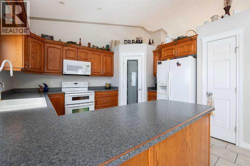 237 Trillium Road, Fort Mcmurray, AB - Indoor Photo Showing Kitchen With Double Sink