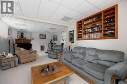 Bright & Spacious w/ Built in - 