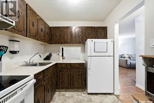 A 64 Nollet Avenue, Regina, SK - Indoor Photo Showing Kitchen