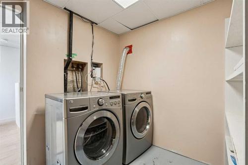 475 27 Avenue Nw, Calgary, AB - Indoor Photo Showing Laundry Room