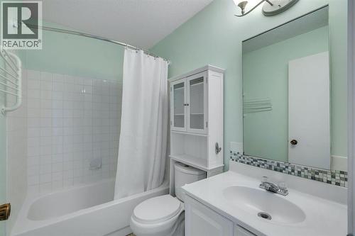 127 Falshire Way Ne, Calgary, AB - Indoor Photo Showing Bathroom