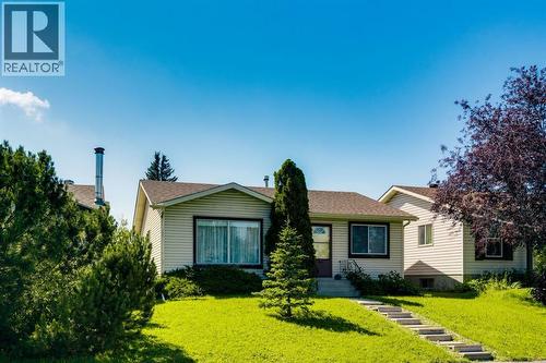 127 Falshire Way Ne, Calgary, AB - Outdoor