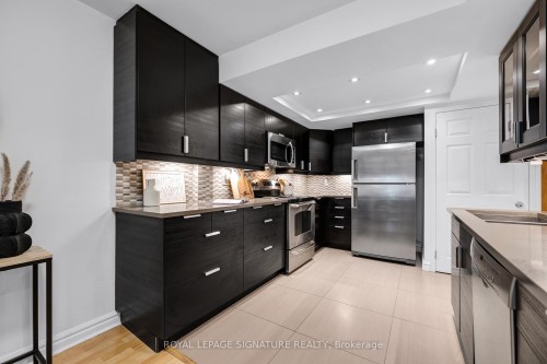 1702-33 University Avenue, Toronto, ON - Indoor Photo Showing Kitchen With Upgraded Kitchen