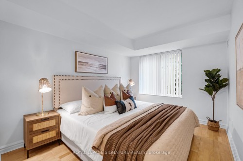 1702-33 University Avenue, Toronto, ON - Indoor Photo Showing Bedroom