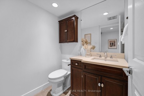 1702-33 University Avenue, Toronto, ON - Indoor Photo Showing Bathroom