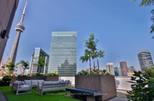 1702-33 University Avenue, Toronto, ON - Outdoor