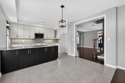 82 Lampkin Street, Georgina, ON - Indoor Photo Showing Kitchen