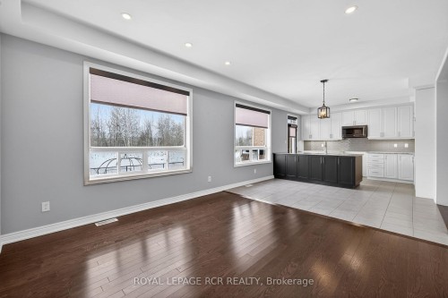 82 Lampkin Street, Georgina, ON - Indoor Photo Showing Kitchen