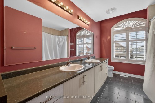 82 Lampkin Street, Georgina, ON - Indoor Photo Showing Bathroom
