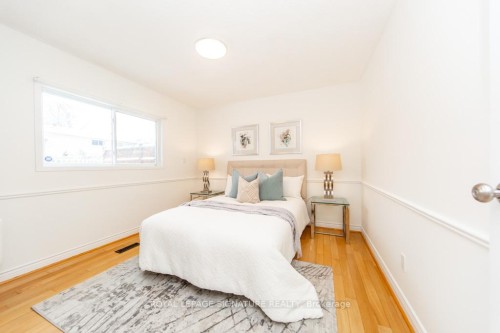 6172 Kindree Circle, Mississauga, ON - Indoor Photo Showing Bedroom