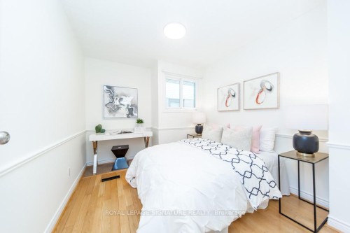 6172 Kindree Circle, Mississauga, ON - Indoor Photo Showing Bedroom