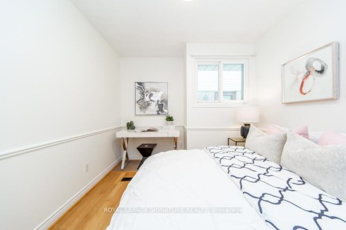 6172 Kindree Circle, Mississauga, ON - Indoor Photo Showing Bedroom