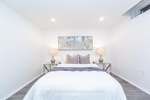 6172 Kindree Circle, Mississauga, ON - Indoor Photo Showing Bedroom