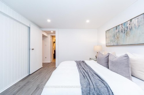 6172 Kindree Circle, Mississauga, ON - Indoor Photo Showing Bedroom