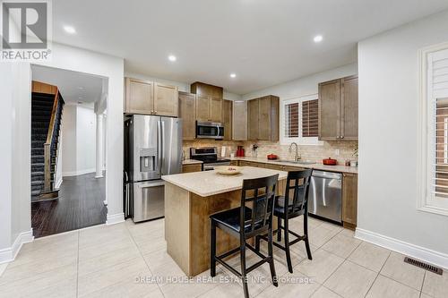 353 Michener Place, Milton, ON - Indoor Photo Showing Kitchen