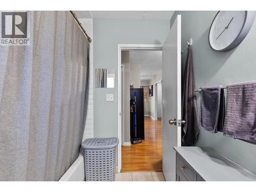 1231 Kelglen Crescent, Kelowna, BC - Indoor