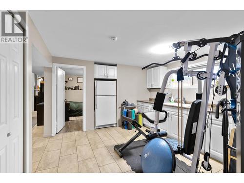 1231 Kelglen Crescent, Kelowna, BC - Indoor Photo Showing Gym Room