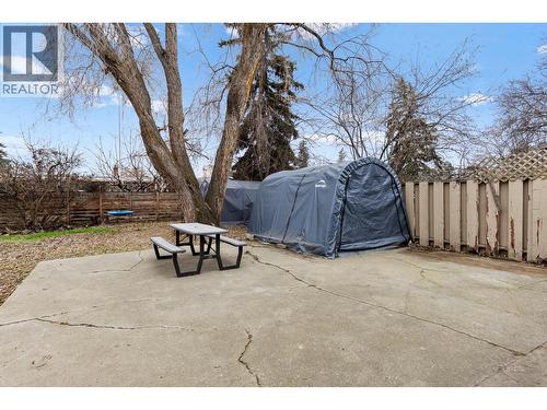 1231 Kelglen Crescent, Kelowna, BC - Outdoor