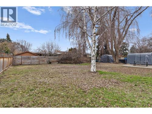 1231 Kelglen Crescent, Kelowna, BC - Outdoor