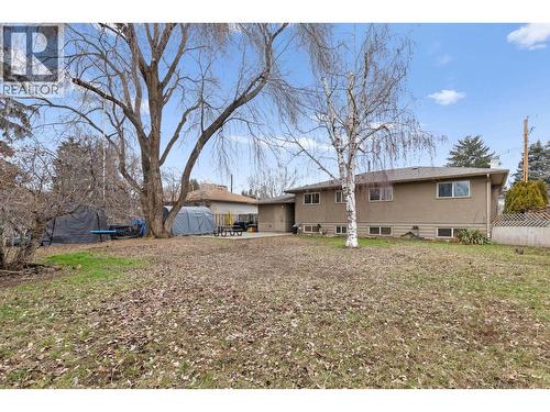 1231 Kelglen Crescent, Kelowna, BC - Outdoor