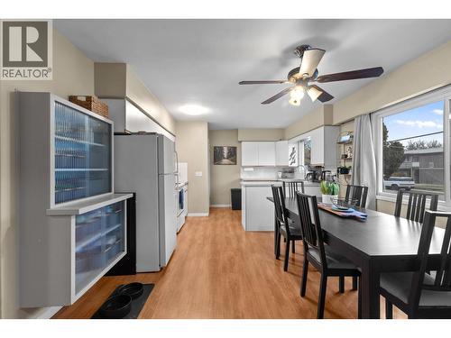 1231 Kelglen Crescent, Kelowna, BC - Indoor Photo Showing Dining Room