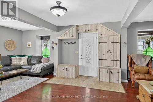 2648 Dummer-Asphodel Road, Douro-Dummer, ON - Indoor Photo Showing Living Room
