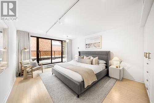 337 - 40 Oaklands Avenue, Toronto, ON - Indoor Photo Showing Bedroom