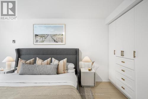 337 - 40 Oaklands Avenue, Toronto, ON - Indoor Photo Showing Bedroom