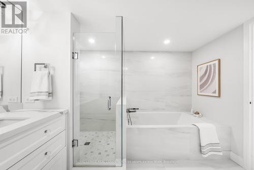 337 - 40 Oaklands Avenue, Toronto, ON - Indoor Photo Showing Bathroom