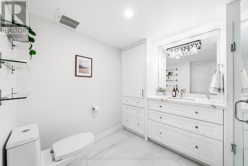 337 - 40 Oaklands Avenue, Toronto, ON - Indoor Photo Showing Bathroom