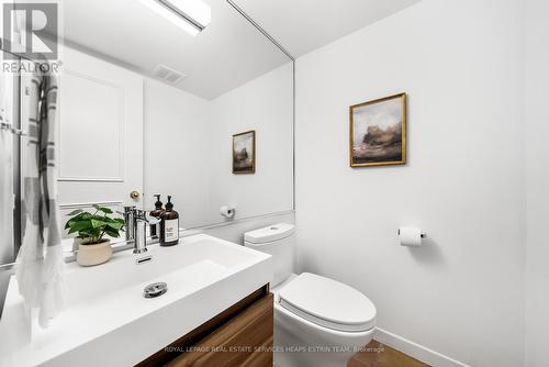 337 - 40 Oaklands Avenue, Toronto, ON - Indoor Photo Showing Bathroom