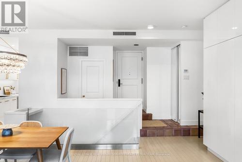 337 - 40 Oaklands Avenue, Toronto, ON - Indoor Photo Showing Dining Room