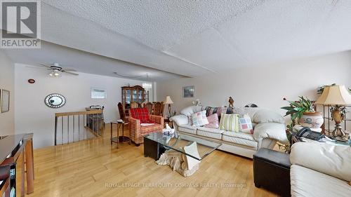 8 - 530 Falgarwood Drive, Oakville, ON - Indoor Photo Showing Living Room