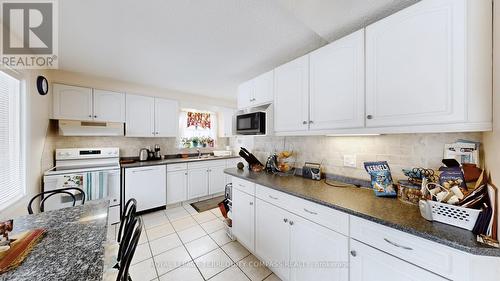 8 - 530 Falgarwood Drive, Oakville, ON - Indoor Photo Showing Kitchen