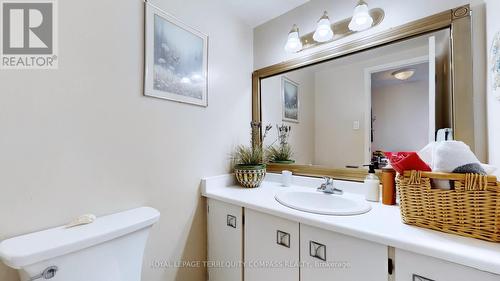 8 - 530 Falgarwood Drive, Oakville, ON - Indoor Photo Showing Bathroom