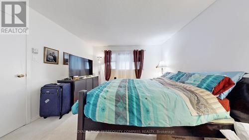 8 - 530 Falgarwood Drive, Oakville, ON - Indoor Photo Showing Bedroom