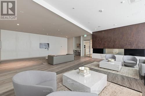 1811 - 3900 Confederation Parkway, Mississauga, ON - Indoor