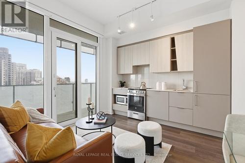 1811 - 3900 Confederation Parkway, Mississauga, ON - Indoor