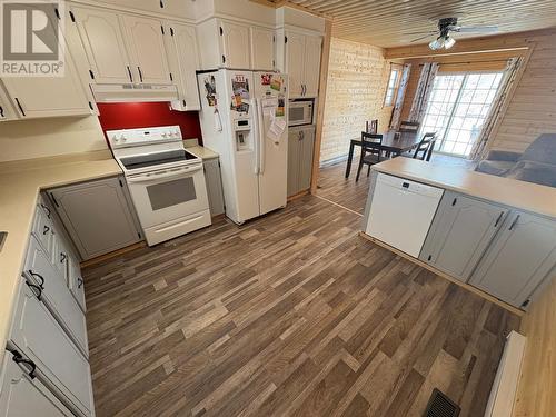 17 Lundberg Avenue, Buchans, NL - Indoor Photo Showing Kitchen