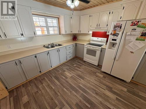 17 Lundberg Avenue, Buchans, NL - Indoor Photo Showing Kitchen With Double Sink