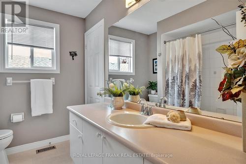 2114 Easthill Drive, Peterborough (Ashburnham Ward 4), ON - Indoor Photo Showing Bathroom