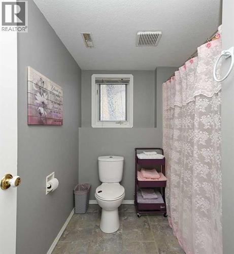 2814 45 Avenue, Athabasca, AB - Indoor Photo Showing Bathroom
